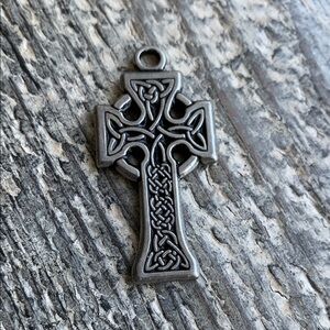 Celtic Cross Pendant in Silver